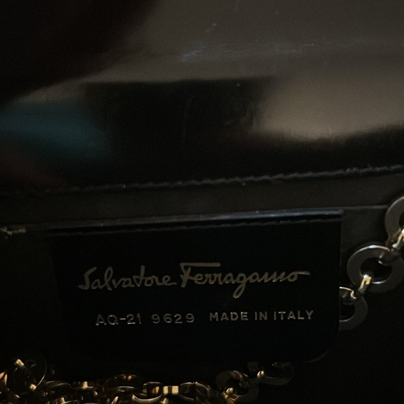 Vintage Ferragamo Black leather clutch with option chain - Picture 3 of 4